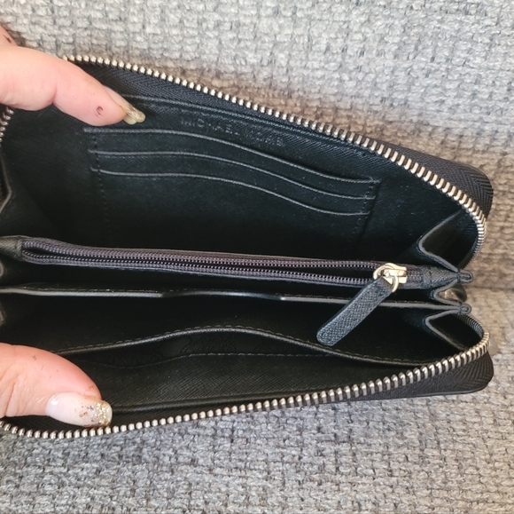 Michael Kors Jet Set Center Stripe Leather Wallet - Picture 10 of 11